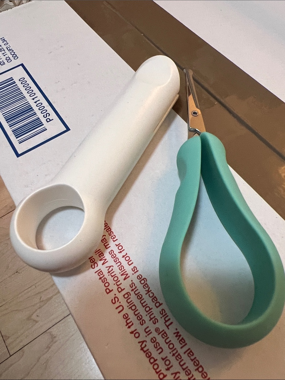 Frida Silicone Loop Handle Scissors with White Safety Sheath- Nail Trimmer